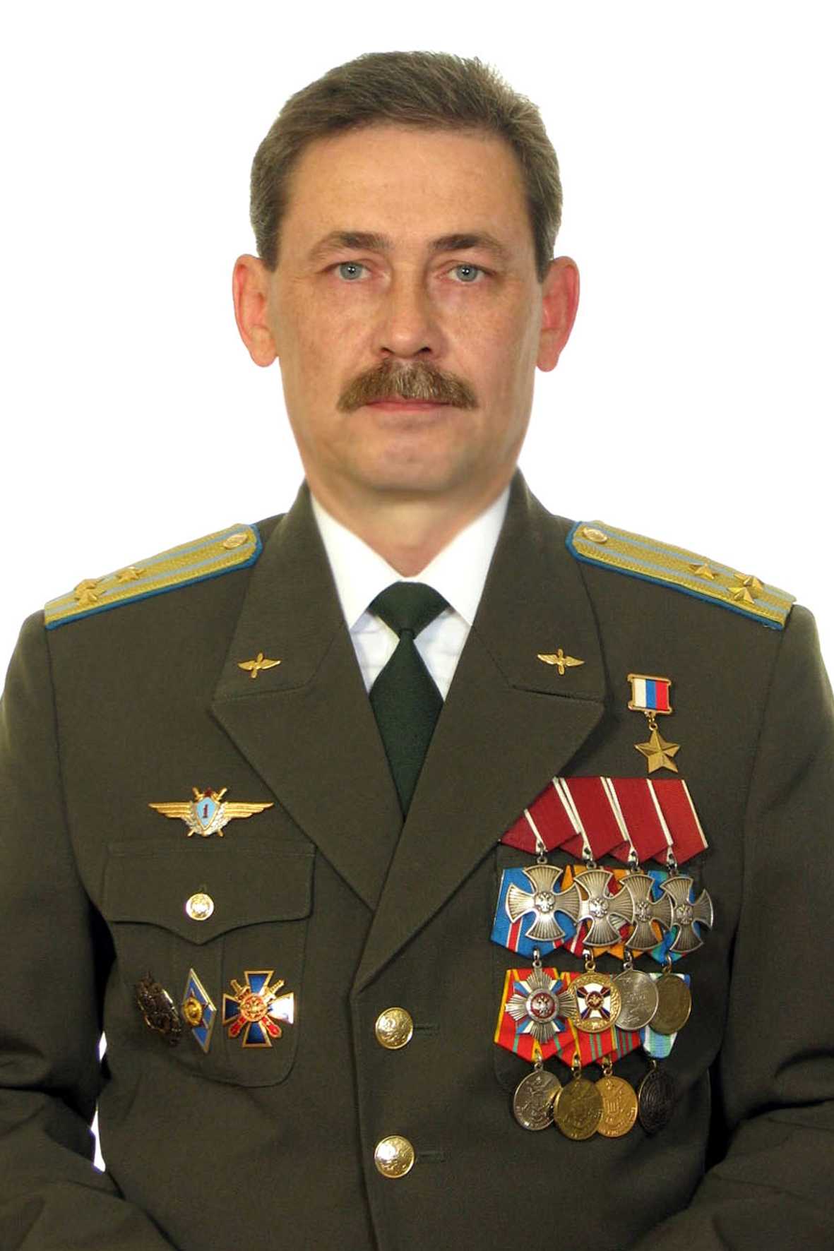 Герой Российской Федерации Полковник ВОЛОВИКОВ Андрей Валентинович