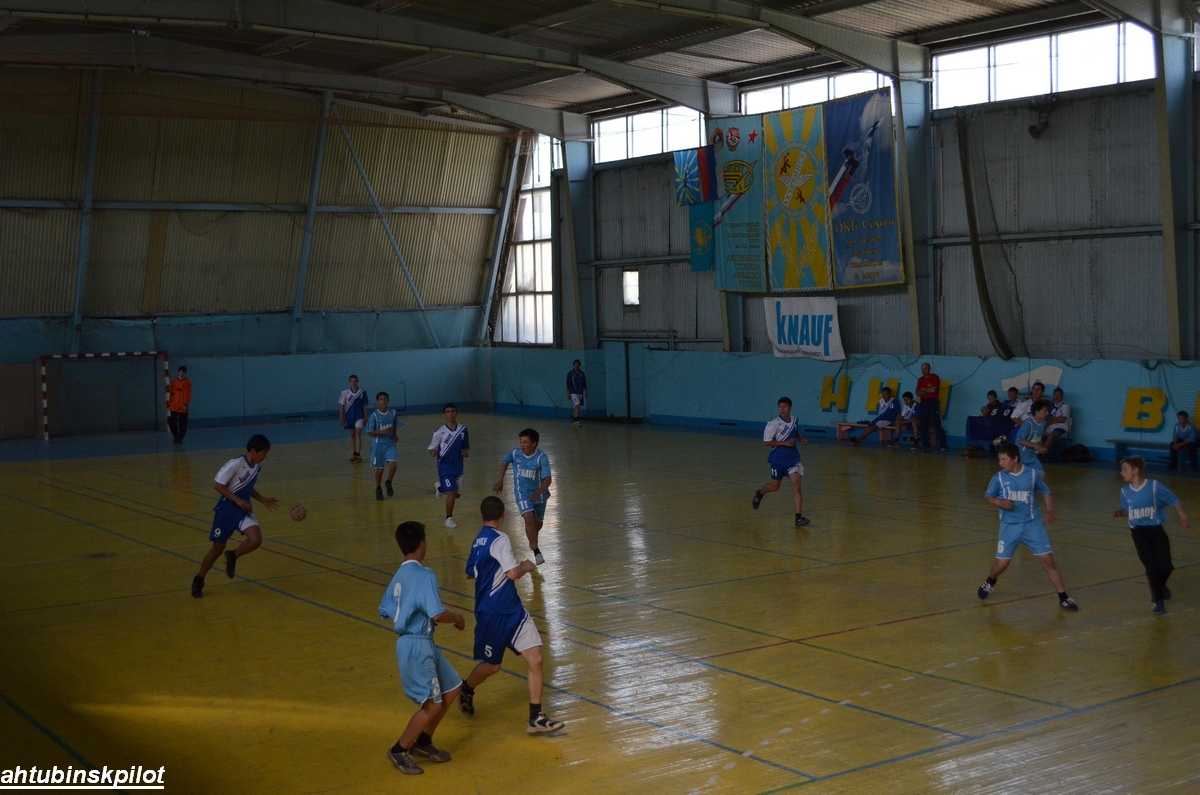 Юные гандболисты встретились на Кубке «КНАУФ ГИПС БАСКУНЧАК»