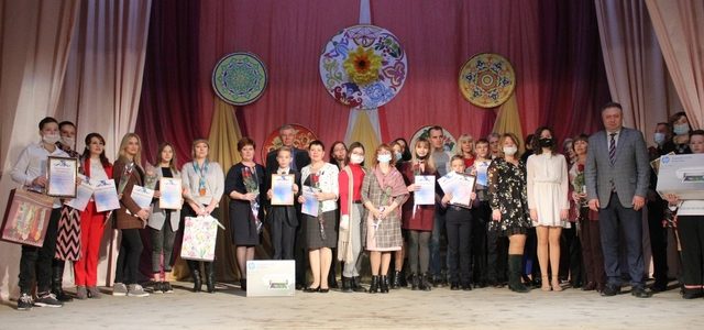 Ахтубинские школьники получили награды главы района