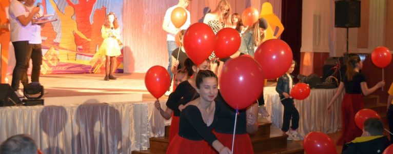 Молодежь Ахтубинска приняла участие в промо-акции направленной на борьбу со СПИДом
