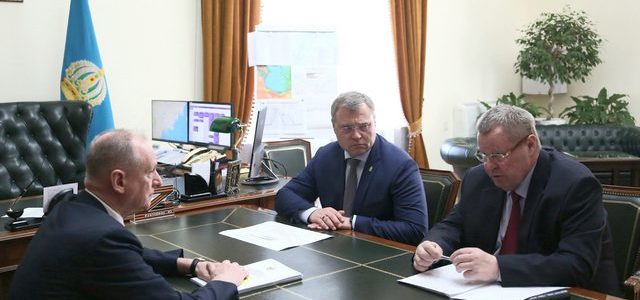 Николай Патрушев обсудил с полпредом РФ вопросы национальной безопасности на Юге России