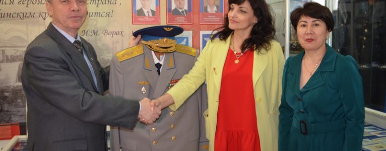Китель с воинскими наградами военачальника теперь будет храниться в Ахтубинском историко-краеведческом музее