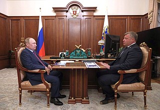 Президент Российской Федерации провел встречу с губернатором Астраханской области