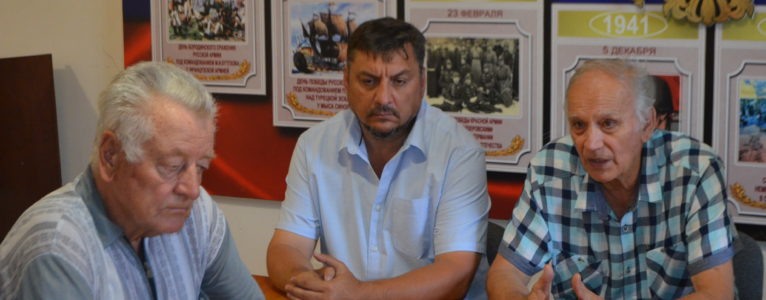 Члены совета ветеранов гарнизона встретились с мэром и определились с кандидатурой почетного гражданина города Ахтубинска