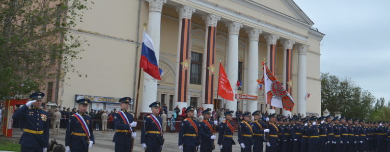 В Ахтубинске состоялся парад воинских подразделений ГЛИЦ им. В.П.Чкалова
