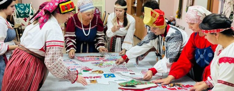 Мастера Центра народной культуры презентуют вышитую  карту Ахтубинского района